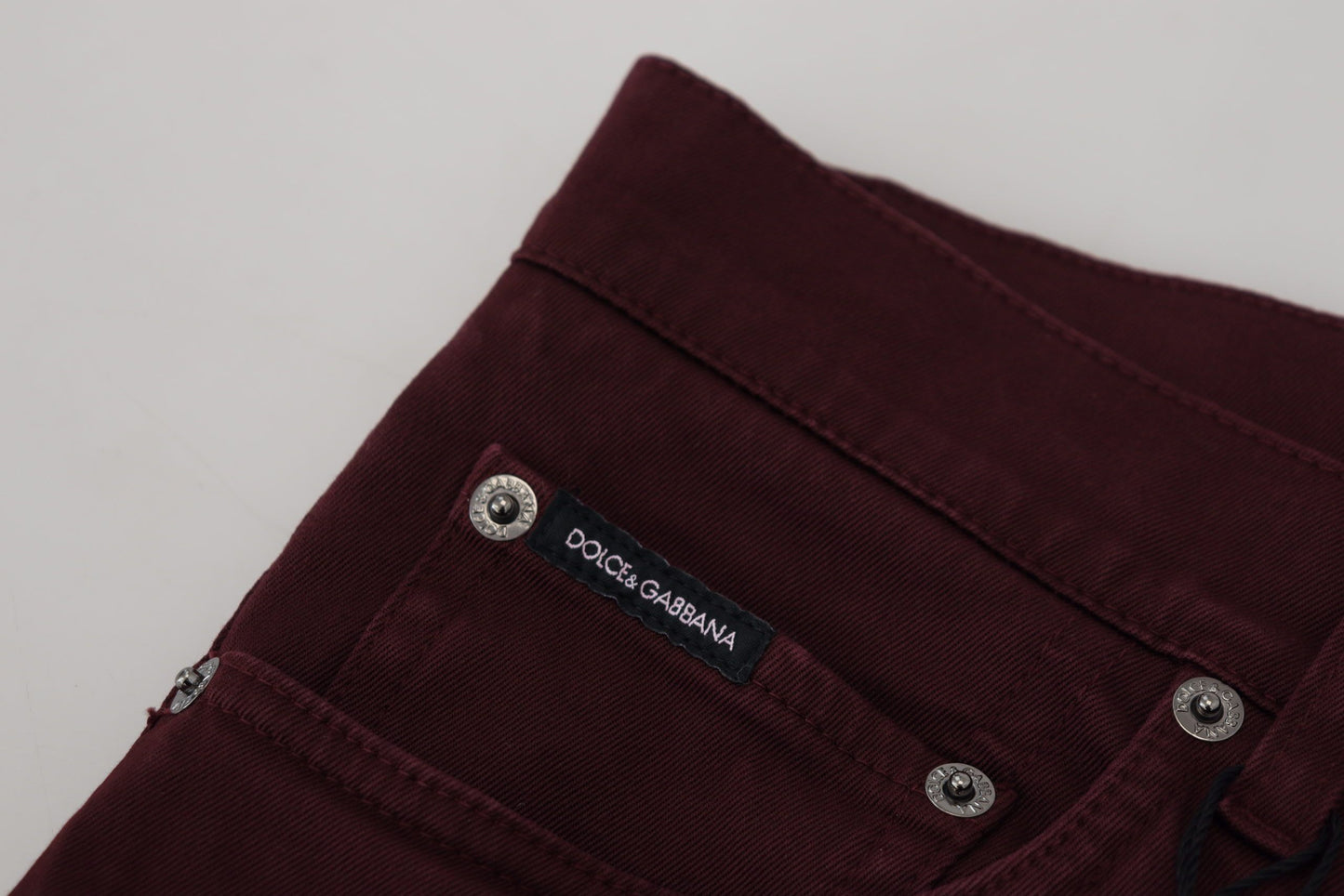 Dolce & Gabbana Slim Fit Bordeaux Jeans - Italiaanse luxe