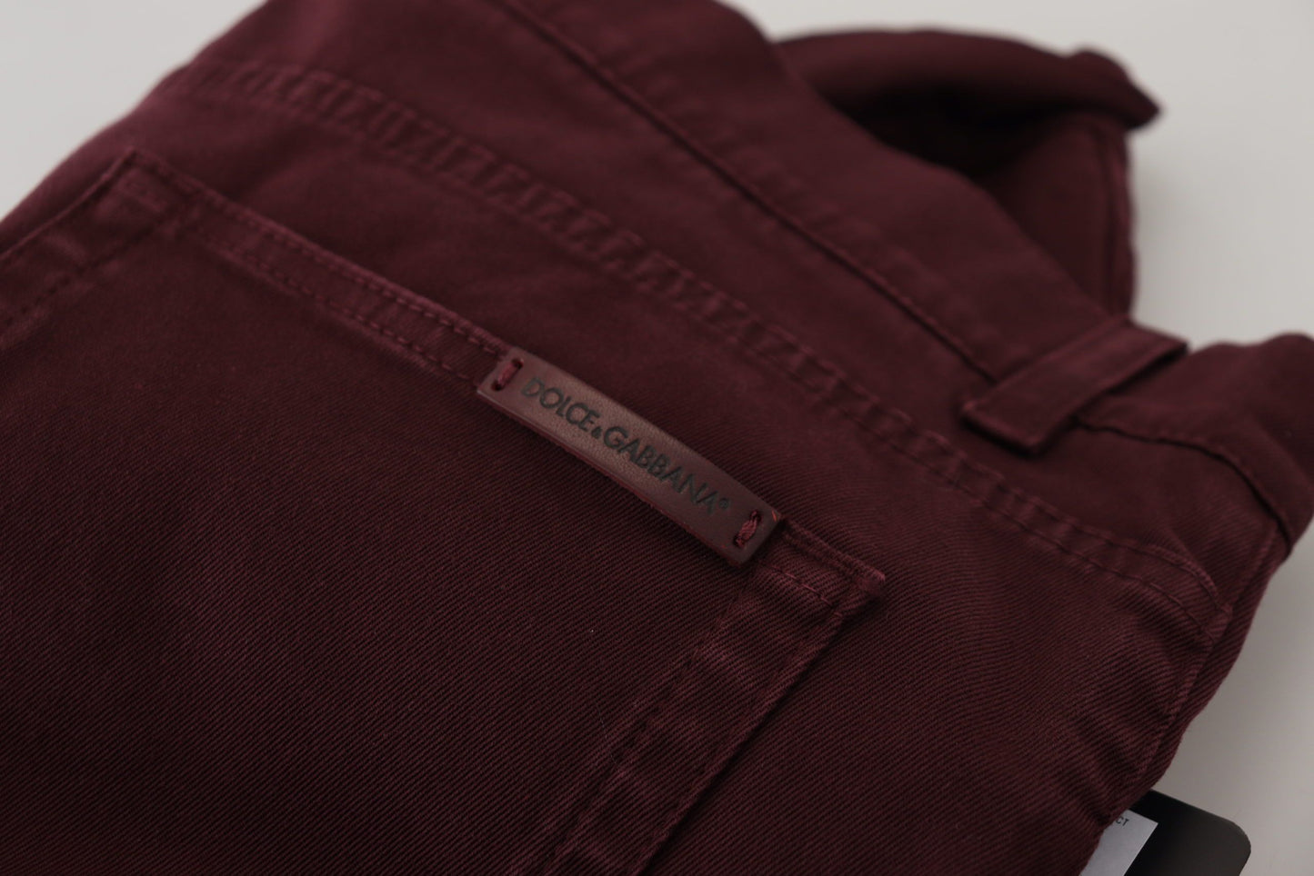 Dolce & Gabbana Slim Fit Bordeaux Jeans - Italiaanse luxe