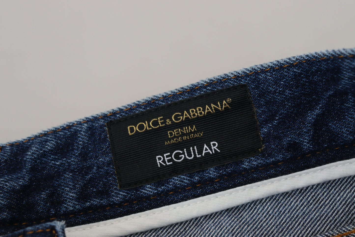 Dolce & Gabbana Chic Gescheurde Denim Broek voor de Moderne Man