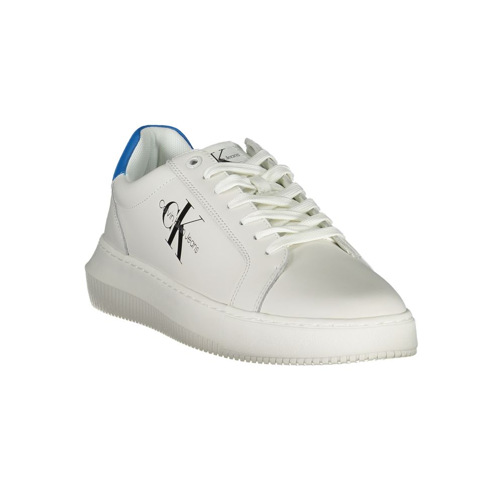 Calvin Klein Strakke Witte Contrasterende Sneakers met Eco-vriendelijke Twist