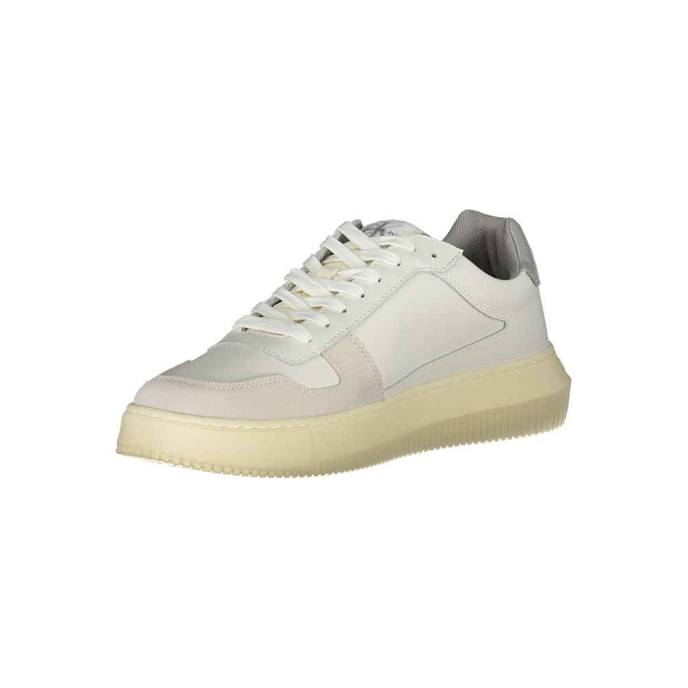 Calvin Klein Strakke Witte Veterschoenen Met Contrasterende Details